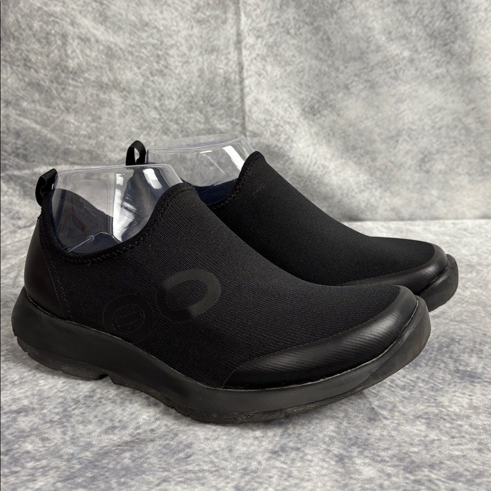 OOfos OOMg Sport Low Recovery Shoes Black Slip On‎ Sneakers Women's Size 7.5